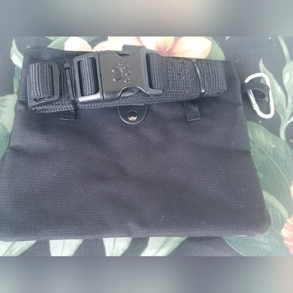New Black & Grey Treat Pouch For Dogs